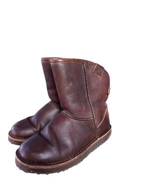 EMU Australia Kaniva Sheepskin and Shearling Boots – Women’s Sz 8